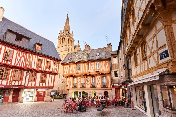 Vannes, France Travel Guide: Discover the Timeless Magic of Brittany’s Hidden Gem